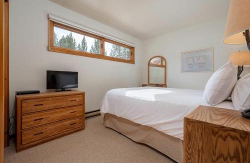 Moose Wilson Road Apartment | RMR: Chokeberry 3814 Condo in The Aspens Wilson