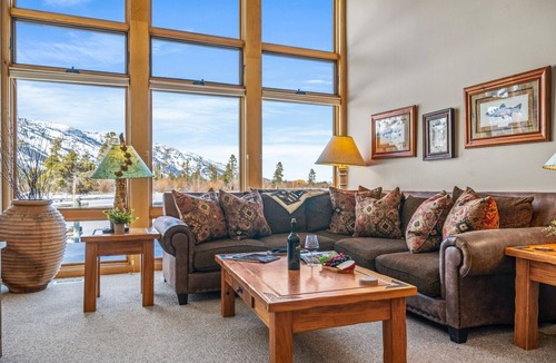 Moose Wilson Road House | RMR: Greyling 4513 Condo in The Aspens/Wilson,WY