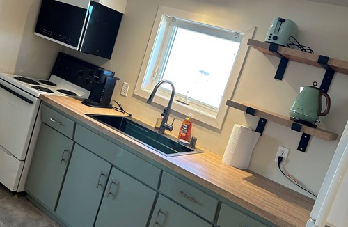 Saskatchewan House | Rock Mountain Retreat, your tranquil getaway in Coronach. Pet-friendly!
