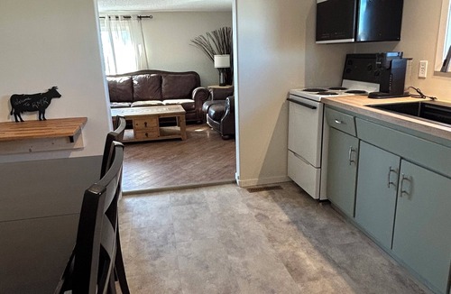 Saskatchewan House | Rock Mountain Retreat, your tranquil getaway in Coronach. Pet-friendly!