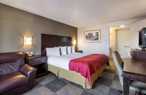 North Canton Hotel | Rodeway Inn Near Hall of Fame