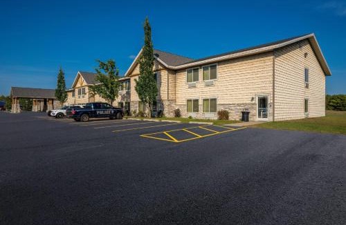 Tomahawk Hotel | Rodeway Inn & Suites Tomahawk