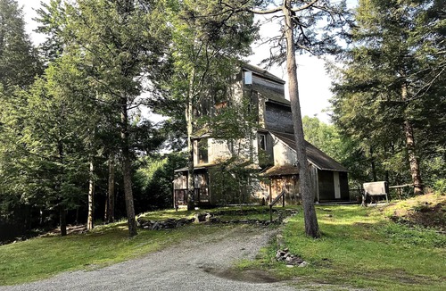Johnson House | Romantic, adult getaway near Stowe & Smugglers, private trails , hot tub