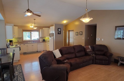 Chitek Lake Cottage | Ronnie's "Reel em Inn" Cozy retreat in Northern Saskatchewan.