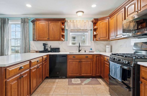 Salisbury Beach Condo | Rooftop Tide | Ocean Views | Gas Fireplace