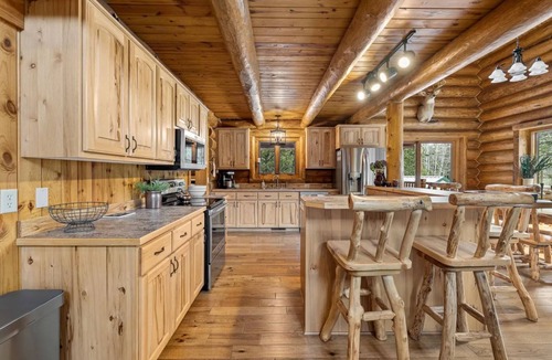 Roubaix House | Room for family and friends! Spacious 4-bedroom house in Deadwood w/AC