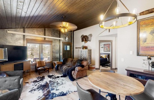 Sturgis House | Rost Place Round-Up