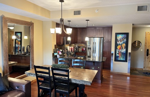 Town Centre Condo | RUNDLE CLIFFS- Luxury Condo- 5 minute walk to Main Street Canmore.