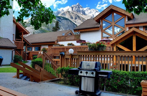 Banff Condo | Rustic & Cozy Banff Getaway | Access 2 hot tubs!