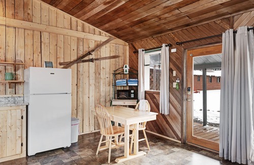 South Fork Apartment | Rustic dog-friendly cabin with kitchen, WiFi, private hot tub & easy ski access