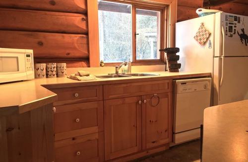 Pemberton House | Rustic Log Home - Great for Outdoor Groups