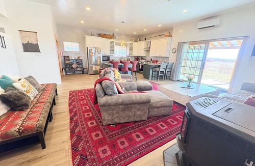 Daniel House | Rustic Luxury Cottage in Pinedale close 2 Jackson