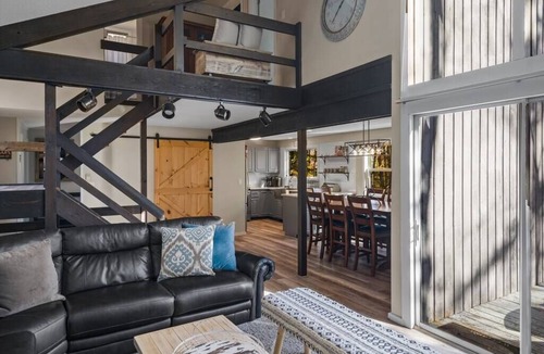 Wilmington House | Rustic Modern Ski Home-Close to MtSnow w/Fireplace