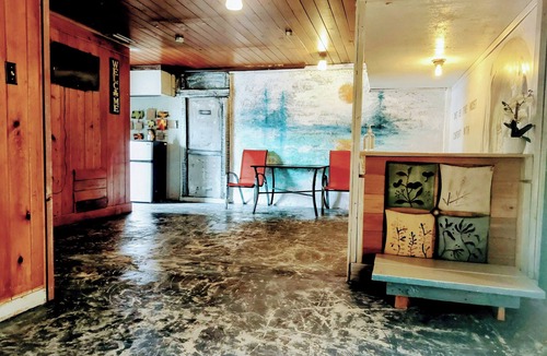 Tropic Apartment | Rustic private one bedroom @ Eau Gallie Downtown, spacious in size of 650 sqft.