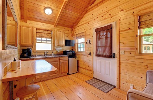 Dayton Cabin | Rustic Ridge Cabin 1, Charming Dayton Retreat
