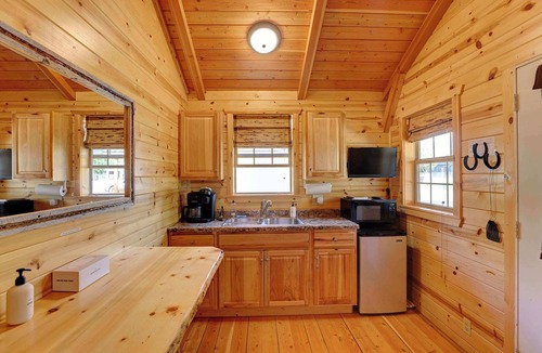 Dayton Cabin | Rustic Ridge Cabin 1, Charming Dayton Retreat