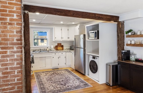 East Dorset House | Rustic Vermont retreat w/mini golf & kayak
