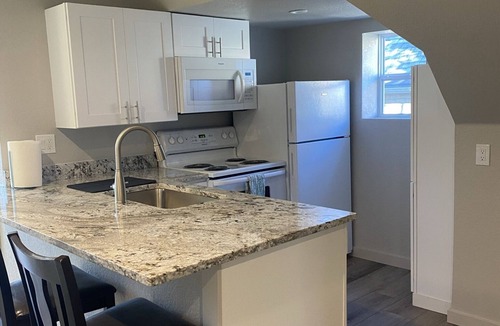 Speer Apartment | S Broadway 2 bed getaway w Parking - 98 walk score