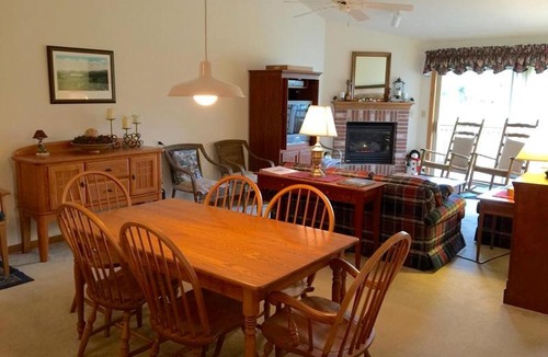 Carroll Apartment | S3 AWESOME VIEW OF MOUNT WASHINGTON! Family getaway in Bretton Woods