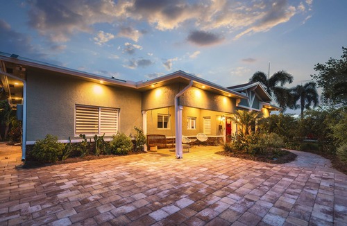 Garden Isles House | Sage by the Sea 1 Mile to Beach Outdoor Kitchen 2 Primary Suites