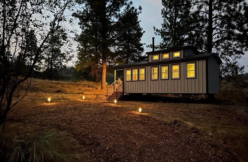 Okanagan-Similkameen Cabin | Sagebrush Caboose