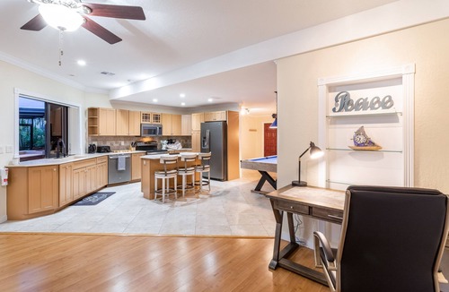 Jog Road House | Sailfish Cove –Tropical Escape Minutes from Delray