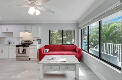 Stuart Apartment | Sailfish Suites - 12 - waterfront lodging