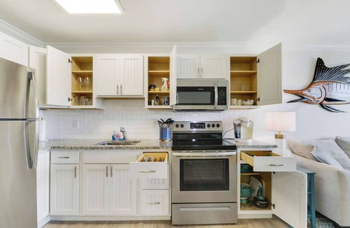 Stuart Apartment | Sailfish Suites 4- Waterfront, Pet friendly!