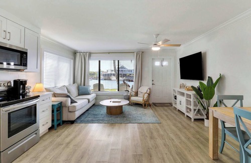 Stuart Apartment | Sailfish Suites 6 - pet friendly, waterfront!