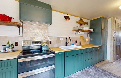 Pitkin Cabin | Salmon Trout Retreat - Pitkin