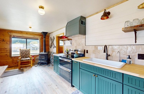 Pitkin Cabin | Salmon Trout Retreat - Pitkin