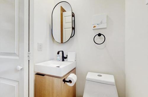 Quechee House | Saltbox 12F