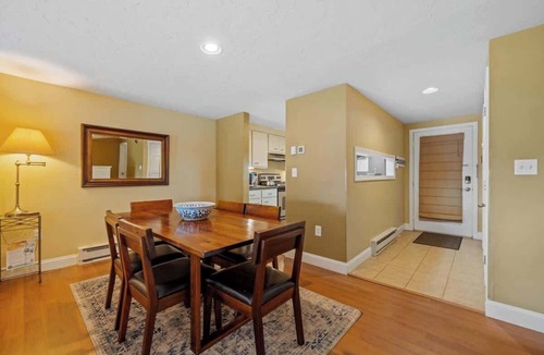 Gilford Condo | Samoset Lakeview Gem - Vibrant Condo Escape!