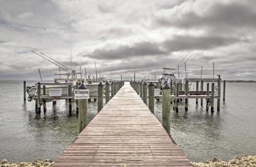 Jensen Beach House | 'Sand Dollar' Jenson Beach Home w/Pool Access!