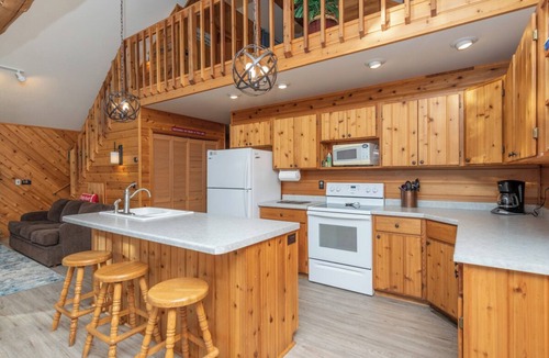 Eagle River House | Sandy Beach, Swim Raft, Fire Pit, AC - Perfect Family Lakehome!