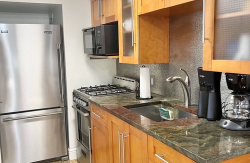 North Miami House | Sapphire Suite