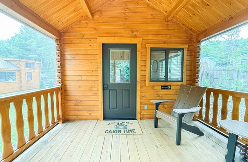 Lincoln Cabin | SaunaHaus | Log Cabin + Private Sauna by the Brook