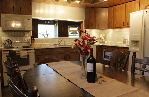 Chestertown Cabin | Save on weekly rental & Mon to Thurs. Perfect for Ski Holidays or Summer Fun