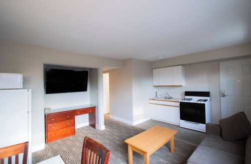 City Centre Hotel | Scott's Inn and Suites