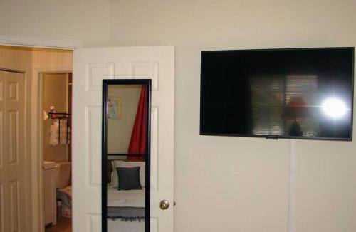 Florida North Atlantic Coast Apartment | Sea Breeze-2 BR Apartment- Centrally Located