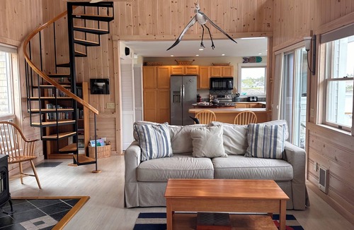 Tremont House | Sea Breezes elegant oceanfront cottage