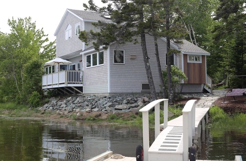 Tremont House | Sea Breezes elegant oceanfront cottage