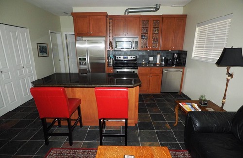 Port Moody Apartment | Sea Coast Inn One Bedroom Ocean Front Apartment With full Kitchen