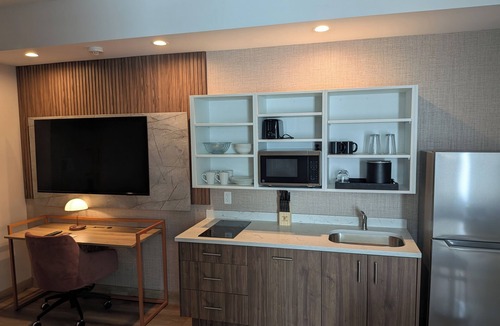 East Fort Lauderdale Hotel | Sea Glass Beach Place, Trademark Collection by Wyndham