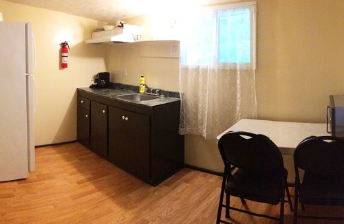 Queen Charlotte Hotel | Sea Raven Motel
