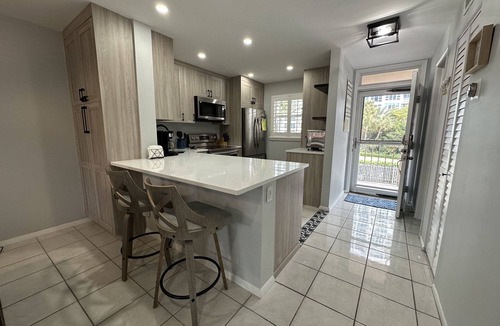 Bel Air Condo | Sea you on the Shore