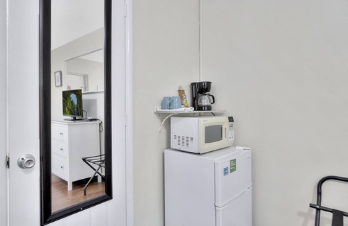 Pompano Beach Hotel | Seahorse Guesthouse