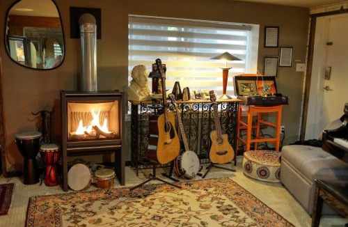 Gibsons House | SEAS THE DAY house hot tub pet friendly bbq location location location