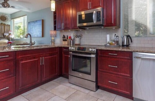 Yellow Point House | Seaside Haven at Inn of the Sea