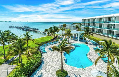 Melbourne Beach House | Seaside Haven| Beach Home w Princess BR, Pool, Theater, Arcade, Game Rm